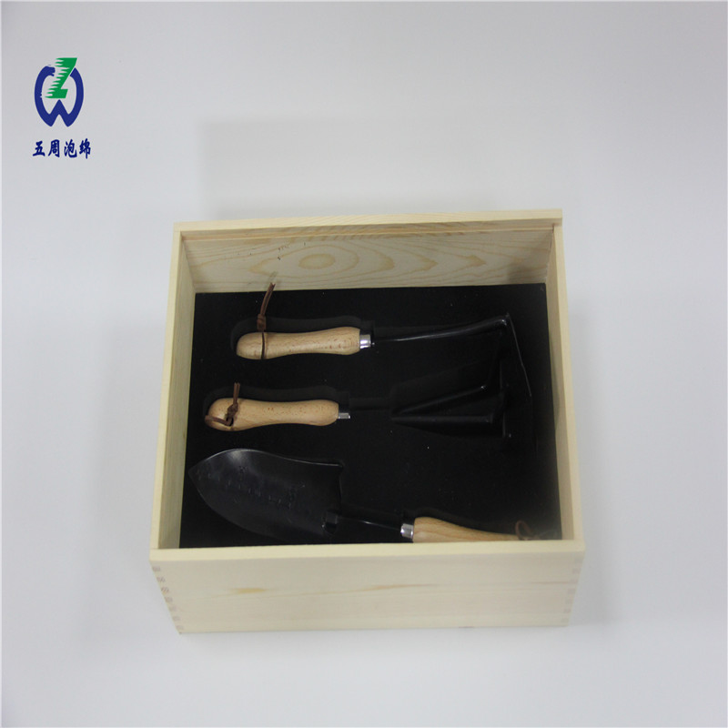 木質(zhì)園藝禮盒包裝：EVA泡棉內(nèi)襯的質(zhì)感融合與工具防護